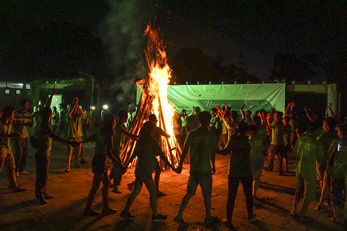 Lua-trai-Noi-vong-tay-lon